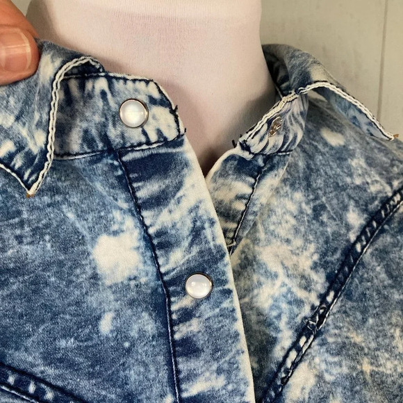 Thrill Jeans Denim Shirt, Medium, Pearl Snap‎ 80's Acid Washed Western Smocking - Picture 2 of 12